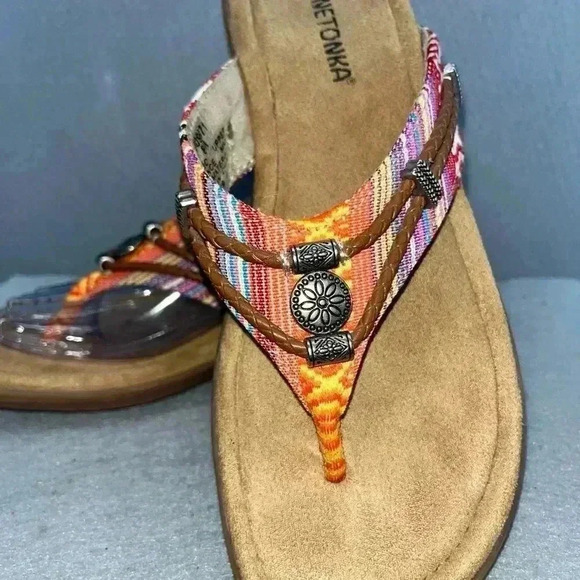 Minnetonka Silverthorne 360 Thong Sandals Aztec Southwest Boho Western - Picture 3 of 11
